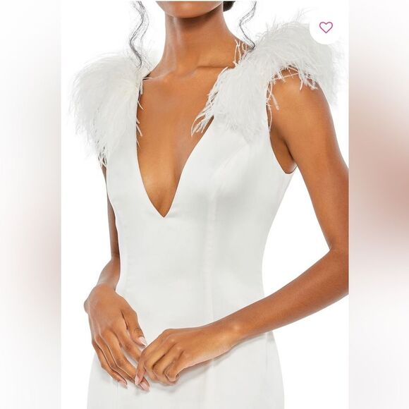 Mac Duggal Feather Shoulder V neck Sleeveless Gown NWT 68137 - Picture 2 of 8